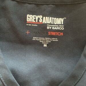 Grey’s anatomy grey scrubs